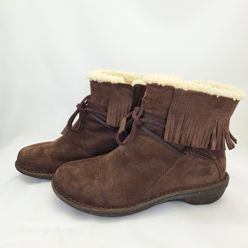 UGG Australia S/N 5749 Women's Suede Brown Leather Sheepskin Ankle Boots 9 - Picture 4 of 16